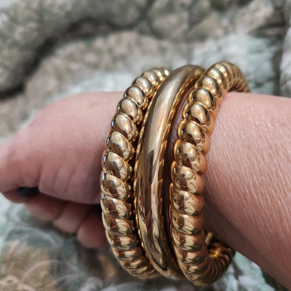 3 Gold Colored Bangles - Picture 4 of 4
